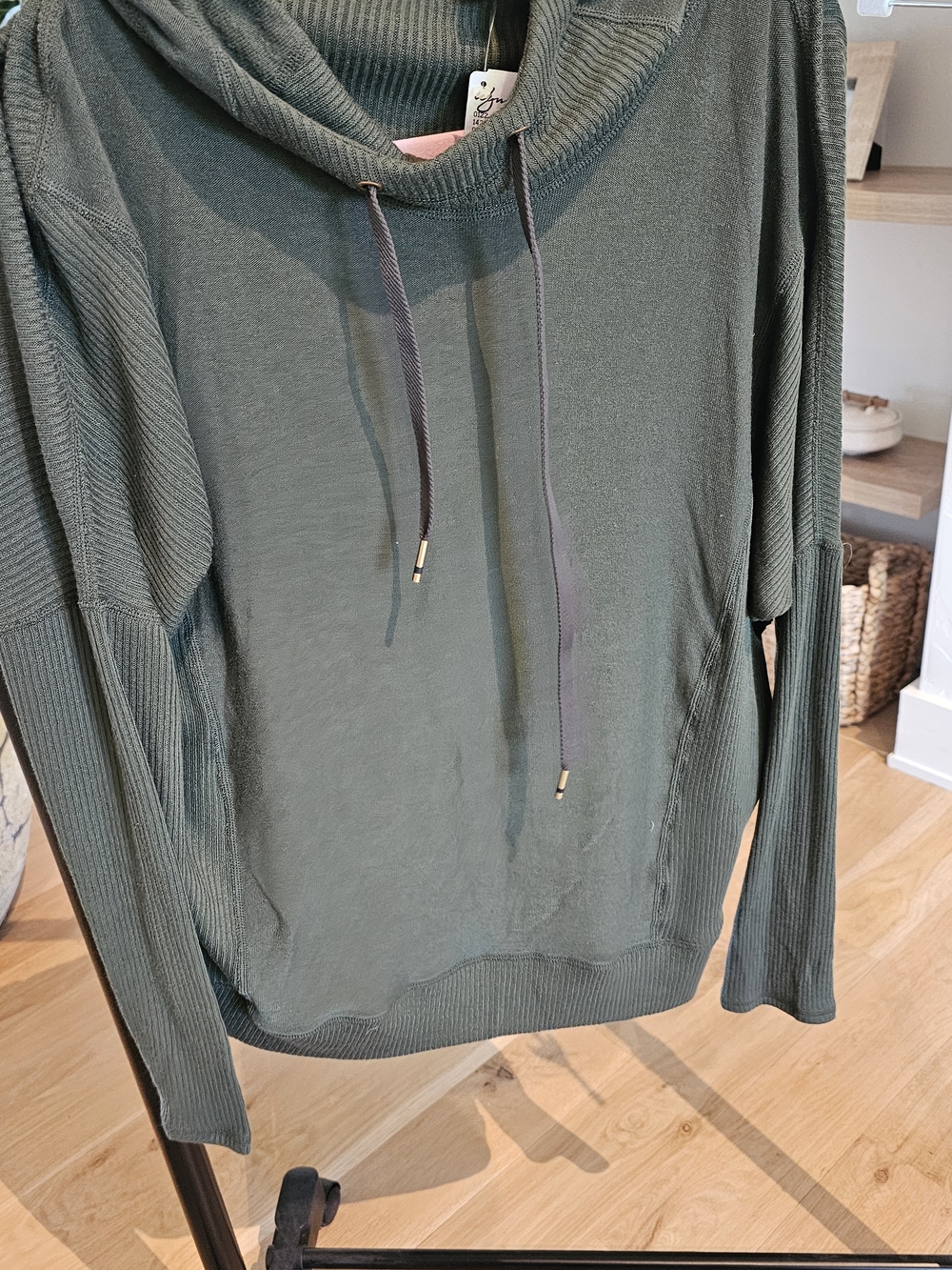 Alala Women's Crewneck Pullover in Olive-NWT! PURCHASED AT WYNN SPA IN VEGAS